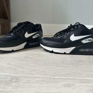 Nike 90s Airmax shoe women’s size 6